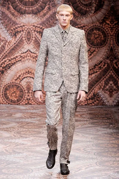 Look 1